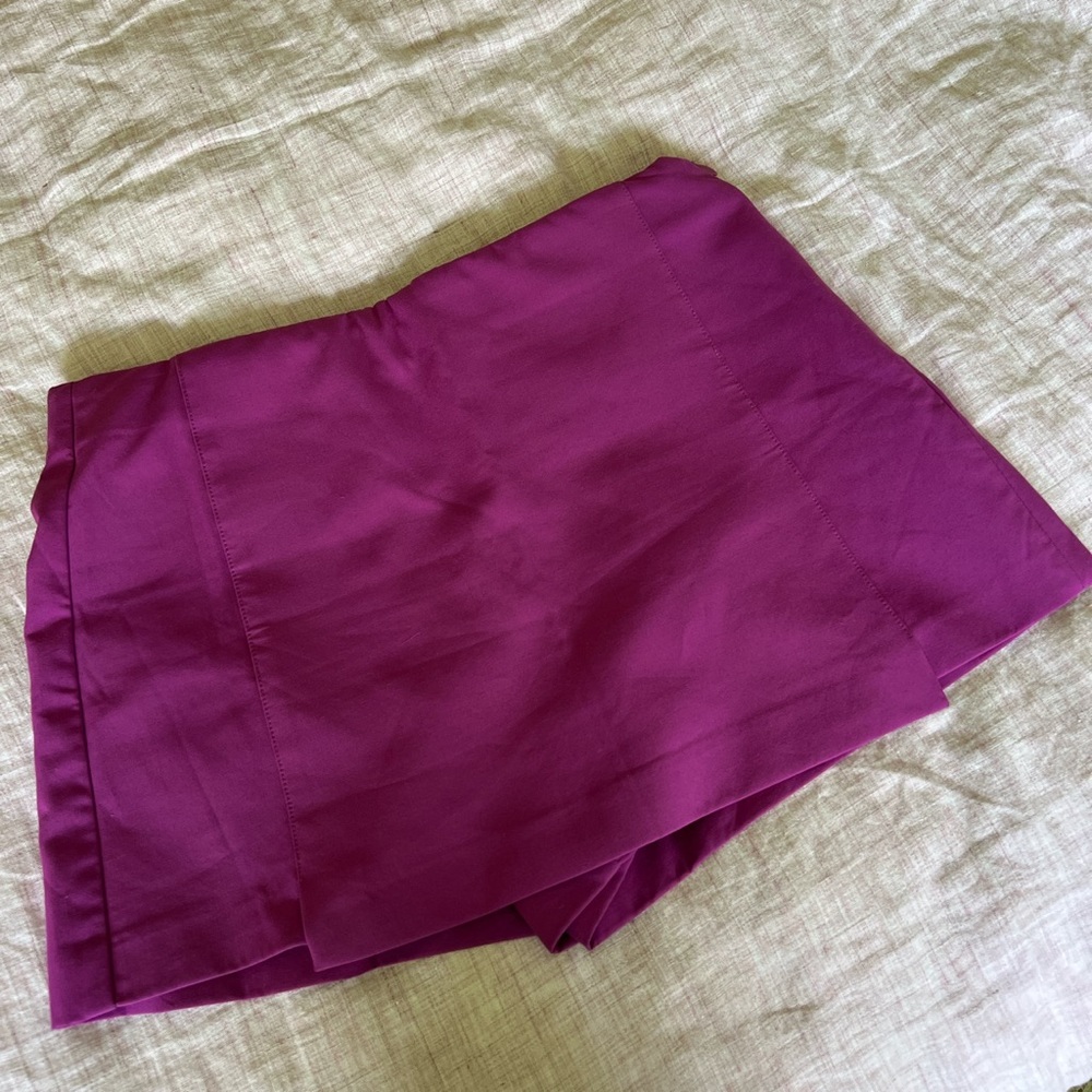 Zara magenta skort with side zipper size medium